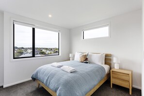 Iron/ironing board, WiFi, bed sheets - Musselburgh Rise Townhouse (Dunedin)