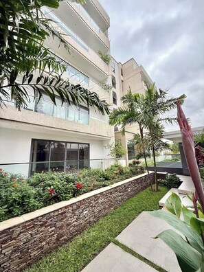Property grounds - Spacious 2BR at Stella Place Pool Gym And Parking (Accra)