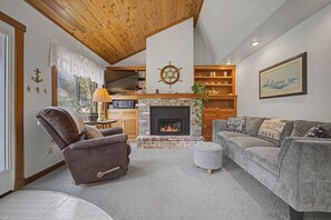 TV, fireplace, DVD player - Coastal Escape with Fireplace, Three Decks & Easy Beach Access (Cannon Beach)