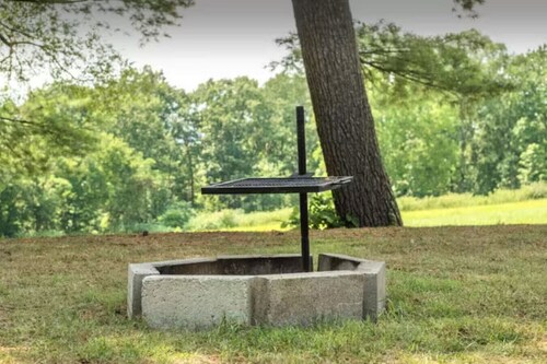 White Squirrel Farm | Cozy Cabin-Nature-Wildlife