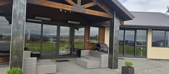 West Manor, mountain views