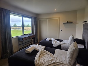Room - West Manor, mountain views (Twizel)