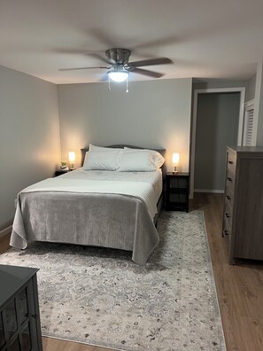 3 bedrooms, iron/ironing board, WiFi, bed sheets