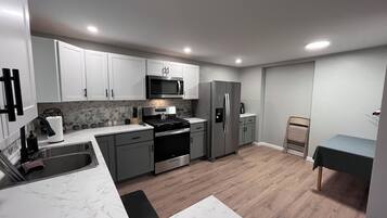 Mikrobølgeovn, ovn, kogeplade, opvaskemaskine