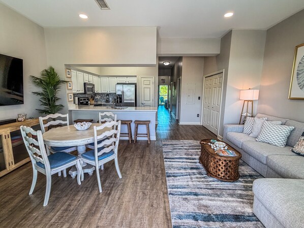 Smart TV - The Perdido Pearl (Pensacola)