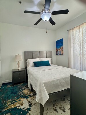 3 bedrooms, iron/ironing board, WiFi, bed sheets - The Prestige 3BR/2BA Place Near Airport and Mall (McAllen)