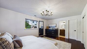 3 bedrooms, iron/ironing board, travel cot, WiFi