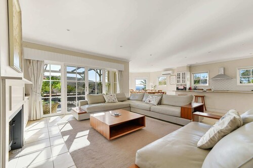 Luxe Countryside Home - Amazing Views, Sleeps 6