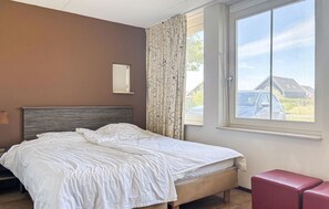 4 bedrooms, iron/ironing board, travel cot, free WiFi