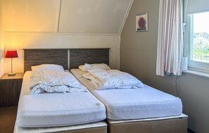 4 bedrooms, iron/ironing board, travel cot, free WiFi