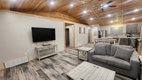 Cozy 2-bedroom house in Hinckley