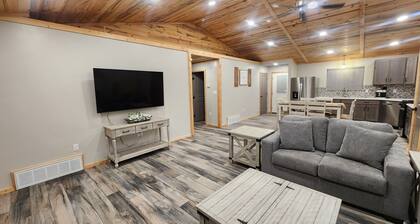 Cozy 2-bedroom house in Hinckley