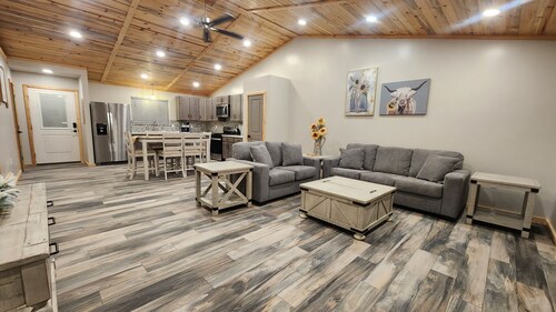 Cozy 2-bedroom house in Hinckley