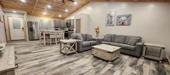 Cozy 2-bedroom house in Hinckley