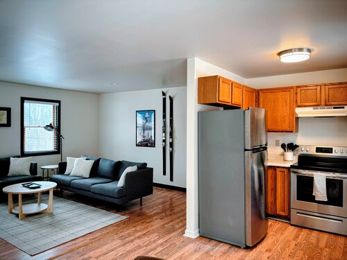 Cozy Mountain Town Apartment near Smugglers Notch