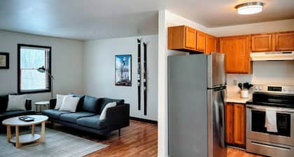 Cozy Mountain Town Apartment near Smugglers Notch