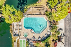 A heated pool - Renovated Sarasota Retreat Near Beaches, Pool & Tennis - Spanish Pine Villa #210 - Roelens (Sarasota)