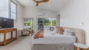 4 habitaciones, escritorio, tabla de planchar con plancha y wifi 