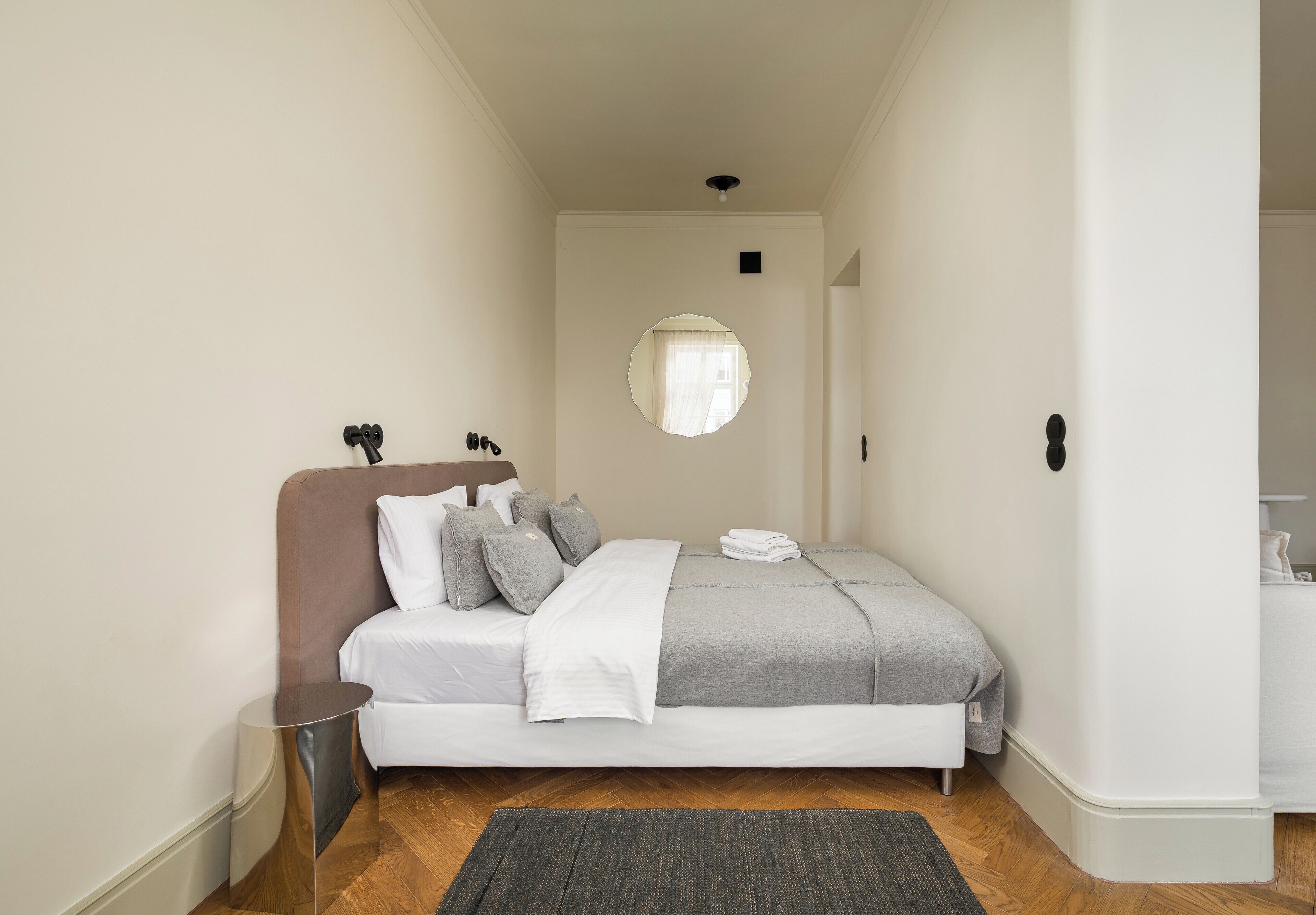 1 habitación, tabla de planchar con plancha, wifi y ropa de cama 