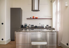 Fridge, oven, stovetop, dishwasher - Hoża 61 Superior Apartment (Warszawa)