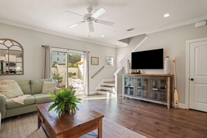 Smart TV - Book a stay of two weeks or more and enjoy a complementary sunset cruise charter (St. Simons Island)