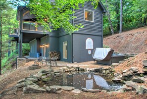 Terrace/patio - Twin Timbers at the Falls | 2 Luxury Homes, Exclusive Pool, 13BR Retreat (Fairview)