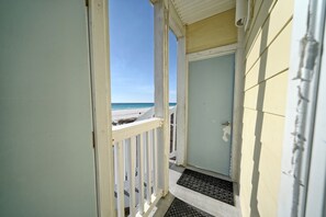 Interior - Ocean Front 3 bed 3 bath sleeps 12 & Pet Friendly (Panama City Beach)