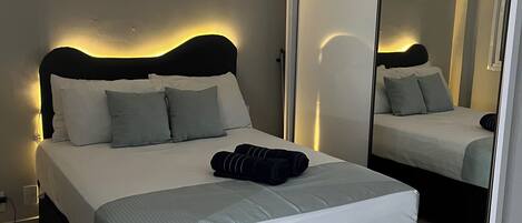 1 bedroom, desk, iron/ironing board, WiFi (free)