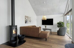 TV, peis og bordtennis