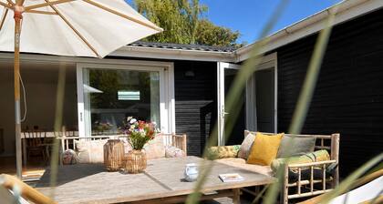 Cosy cottage 200 meters from the beach
