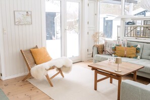 TV, DVD player, table football - Cosy cottage 200 meters from the beach (Nykøbing Sj)