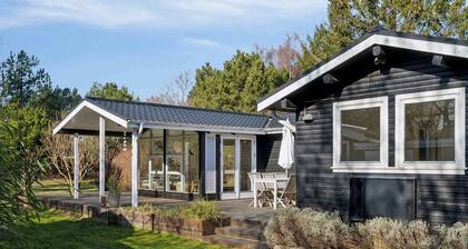 Cosy cottage 200 meters from the beach