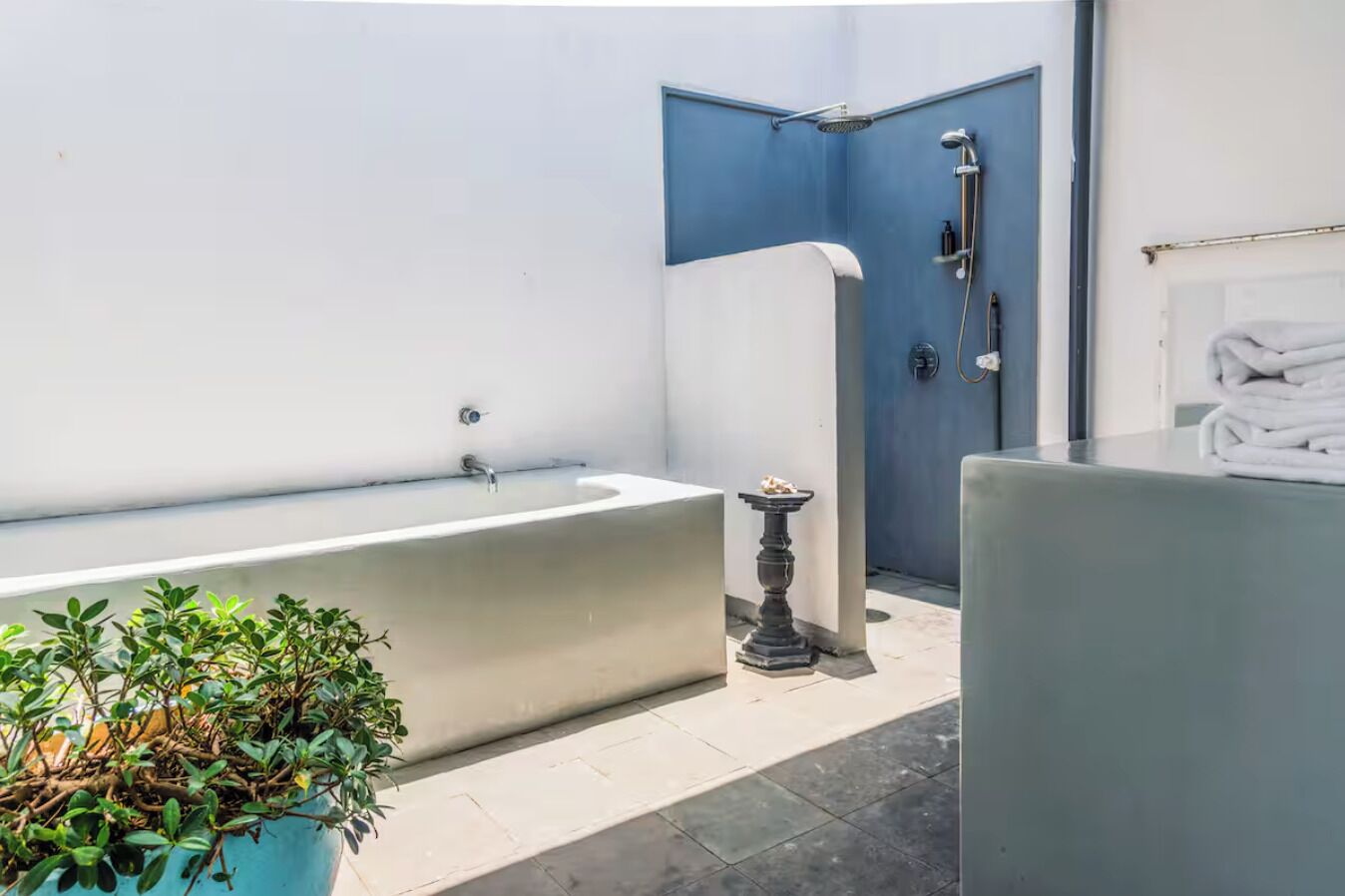 Dusche, Haartrockner, Bidet, Handtücher