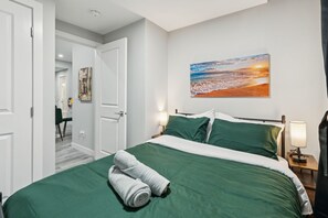 2 bedrooms, Internet, bed sheets - 2BR Basement Suite + Sofa Bed | Near Airport (Calgary)