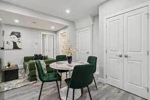 Dining - 2BR Basement Suite + Sofa Bed | Near Airport (Calgary)