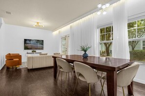 House - Thematic 4 bdr House Near Disney - 11-105lv (Kissimmee)
