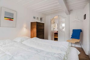 3 bedrooms, iron/ironing board, free WiFi