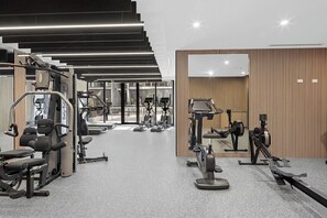 Fitness facility - Chic Modern 1-Bedroom Apartment | Gym | Parking (Lyneham)