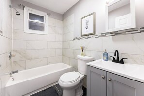 Apartment | 4 bedrooms - 2 min Drive to University Hospital Kitchen Wifi (Newark)