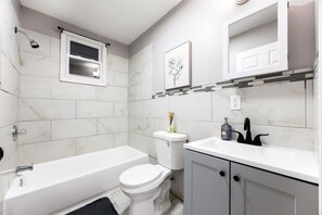 Apartment - Near Hospital Fast Wifi WFH Mins to EWR NYC (Newark)