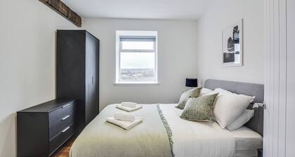 Canal View 2BR Home for Families and Friends