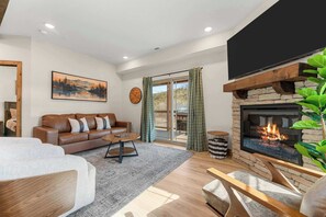 TV, fireplace, offices