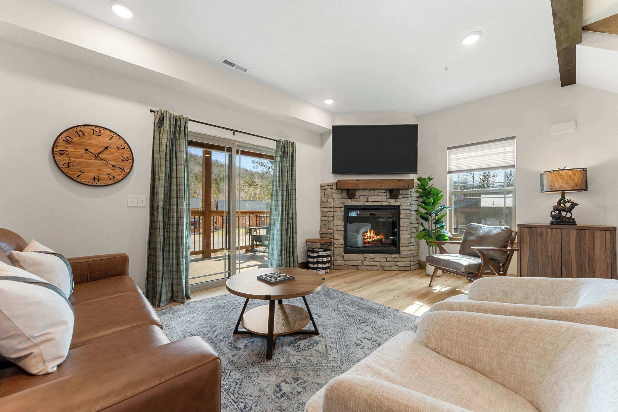 TV, fireplace, offices