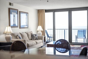 TV - You cannot get closer to the beach than this! (Orange Beach)