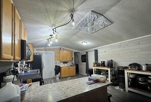 Unclassified image, 2 of 25, button