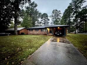 Exterior - 3 Mi to Saracen Landing! Family Getaway w/ Deck (Pine Bluff)