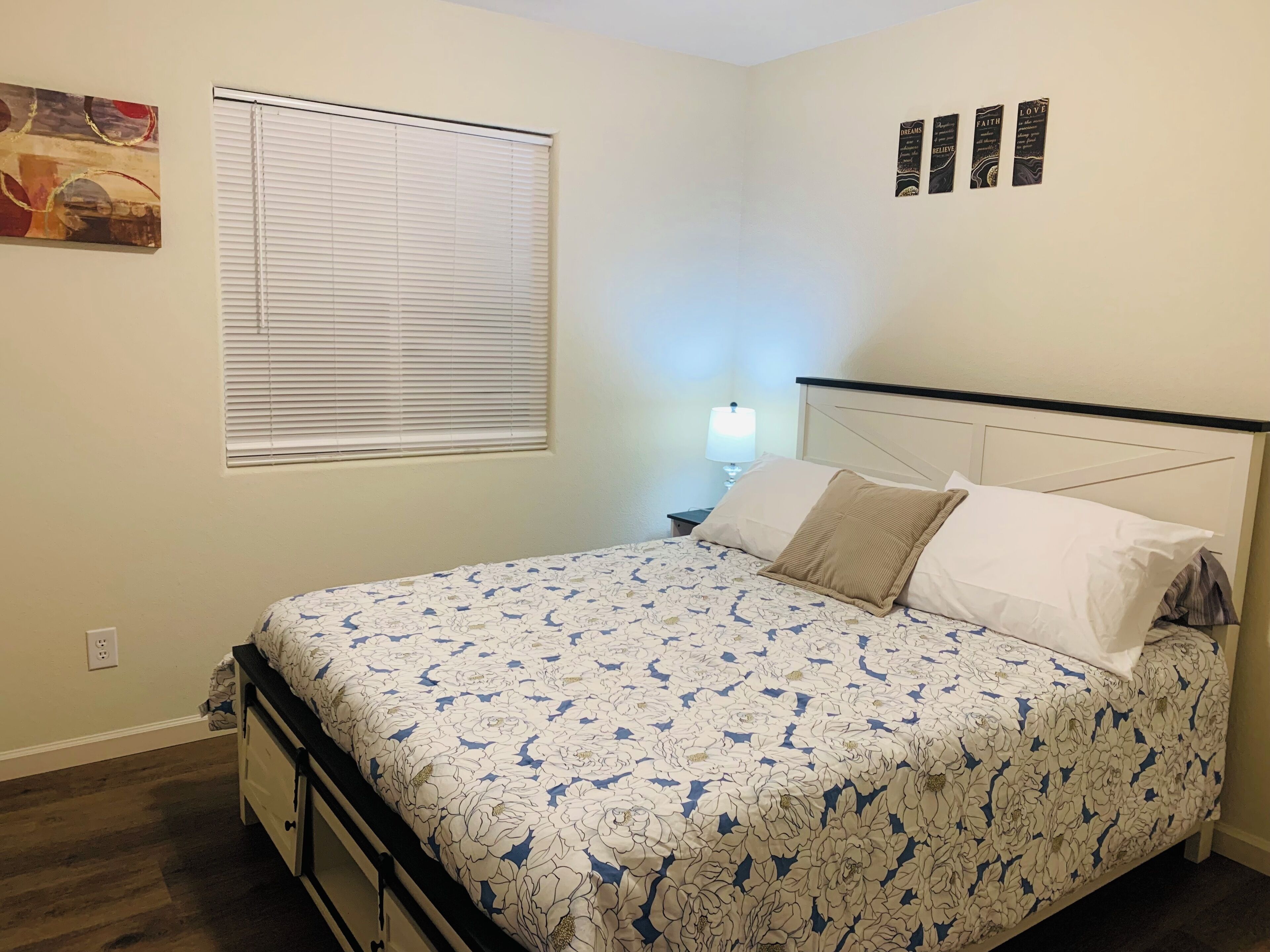 5 quartos, ferros/tábuas de passar roupa, Wi-Fi