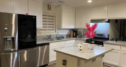Spacious 5BR/3BA Family Home in Riverbank