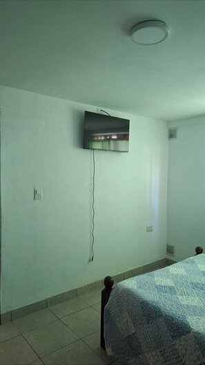 1 bedroom, Internet, bed sheets - Rest and comfort assured (Dina Huapi)
