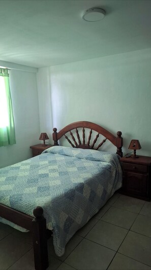 1 bedroom, internet, bed sheets